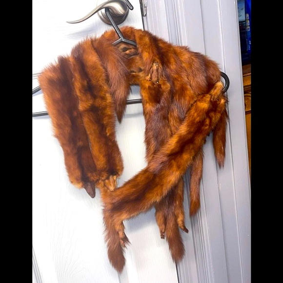 Mink Shawl gorgeous FUR purchased from the people who help keep the foxes alive - Picture 2 of 10